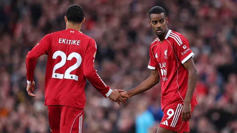 Hugo Ekitike Alexander Isak Liverpool 10222025