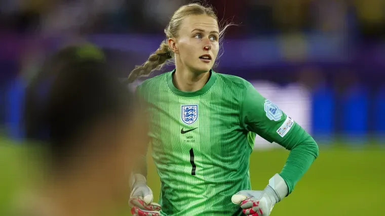 Hannah Hampton England Women goalkeeper 072125