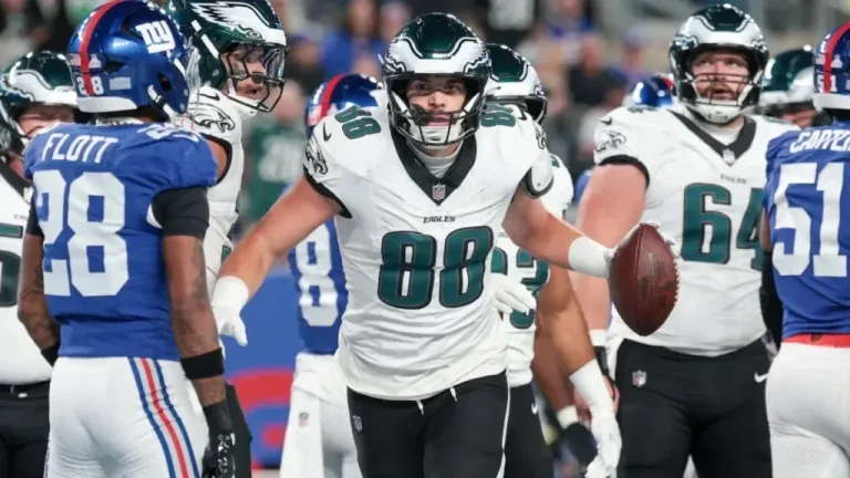 Eagles TE Dallas Goedert celebrates a TD in 2025 Week 6 against the Giants