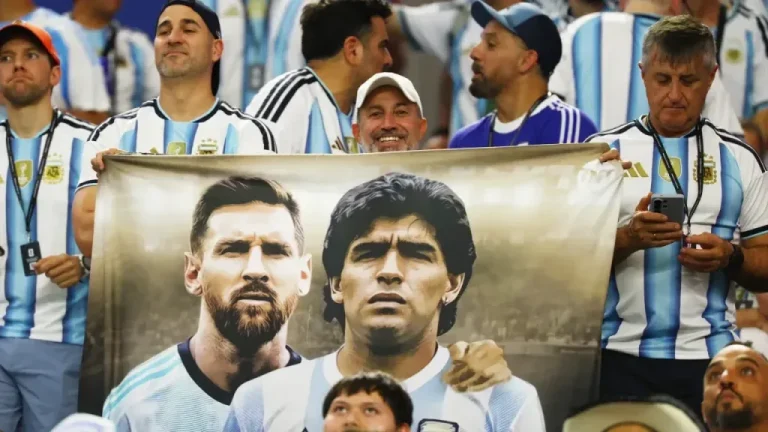 Messi-Maradona banner